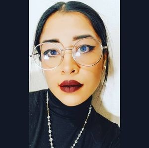 Meet your Posher, Edna